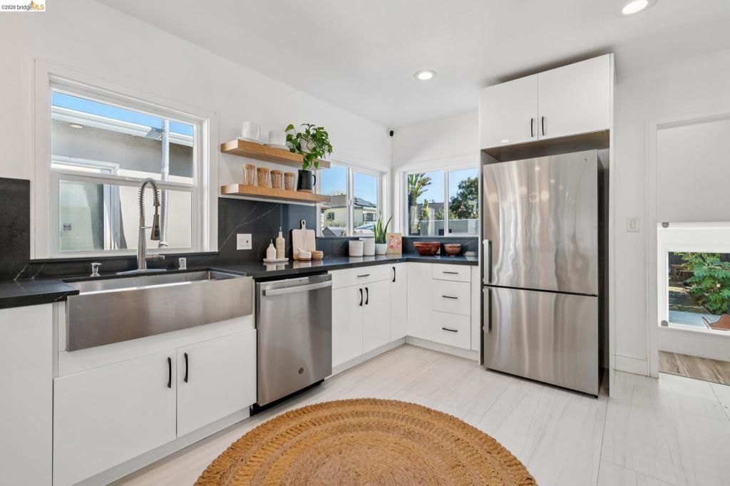 Image 13 of property listing at 1646 1646 Ashby Ave, Berkeley, CA 94703