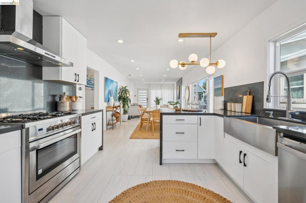 Image 18 of property listing at 1646 1646 Ashby Ave, Berkeley, CA 94703