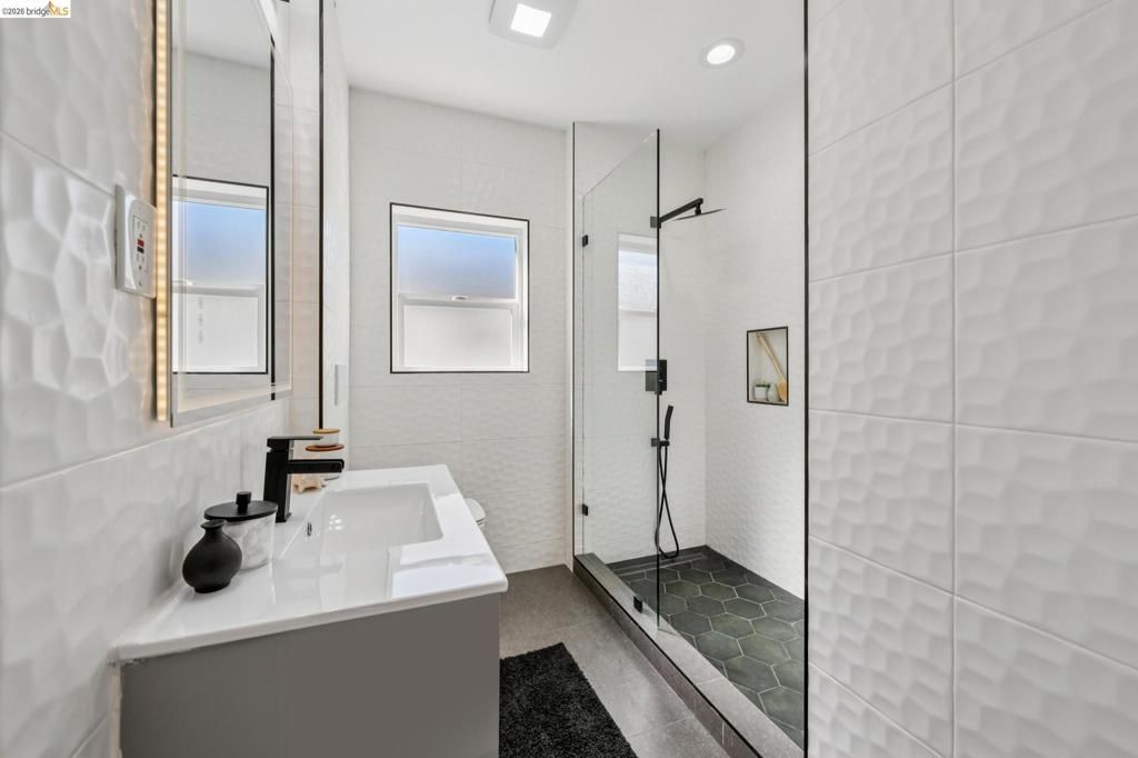 Image 23 of property listing at 1646 1646 Ashby Ave, Berkeley, CA 94703