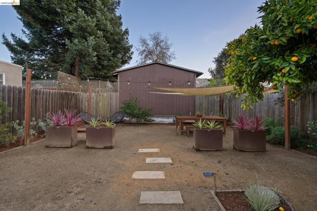 Image 53 of property listing at 1646 1646 Ashby Ave, Berkeley, CA 94703