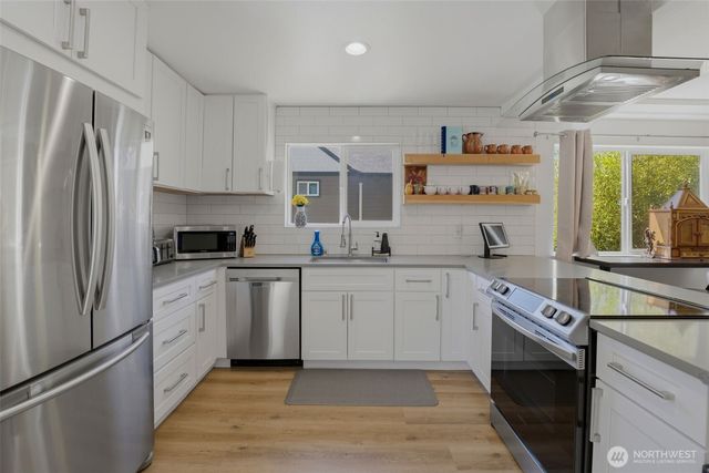 8313 S 19th Street, Tacoma, WA 98466