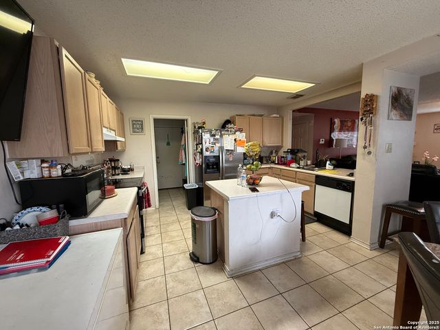 8815 SEBEC CIR, San Antonio, TX 78250