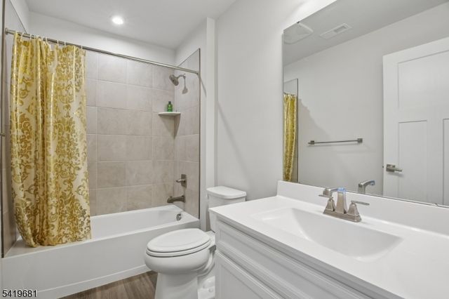 49 Owen Ct, Franklin Twp., NJ 08873