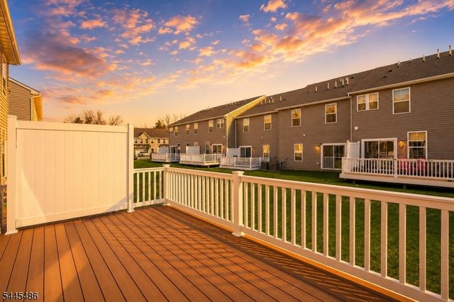49 Owen Ct, Franklin Twp., NJ 08873