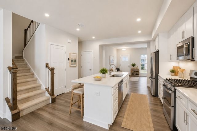 49 Owen Ct, Franklin Twp., NJ 08873