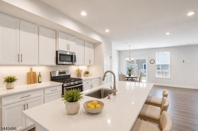 49 Owen Ct, Franklin Twp., NJ 08873