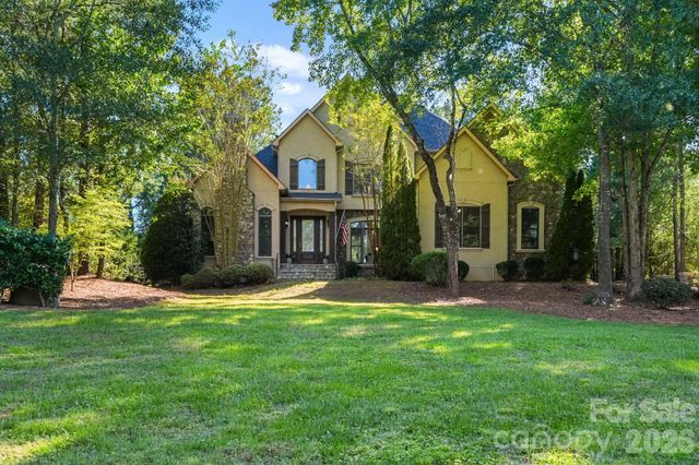 2073 Sugar Pond Court, Fort Mill, SC 29715