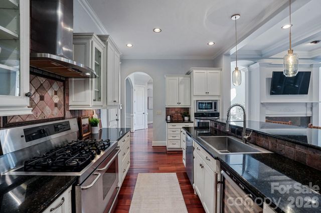 2073 Sugar Pond Court, Fort Mill, SC 29715