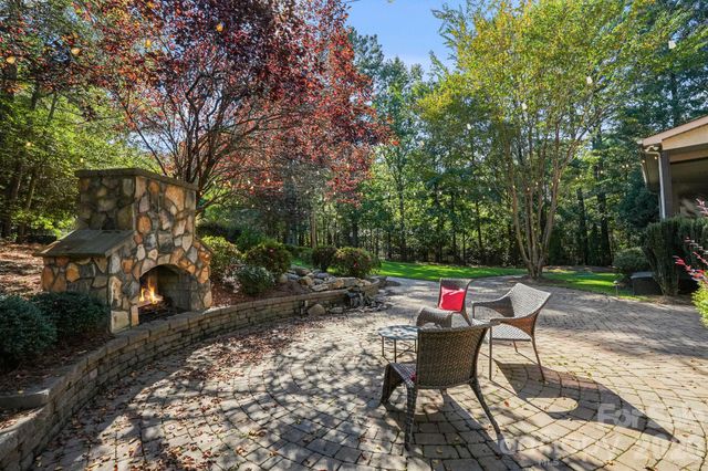 2073 Sugar Pond Court, Fort Mill, SC 29715