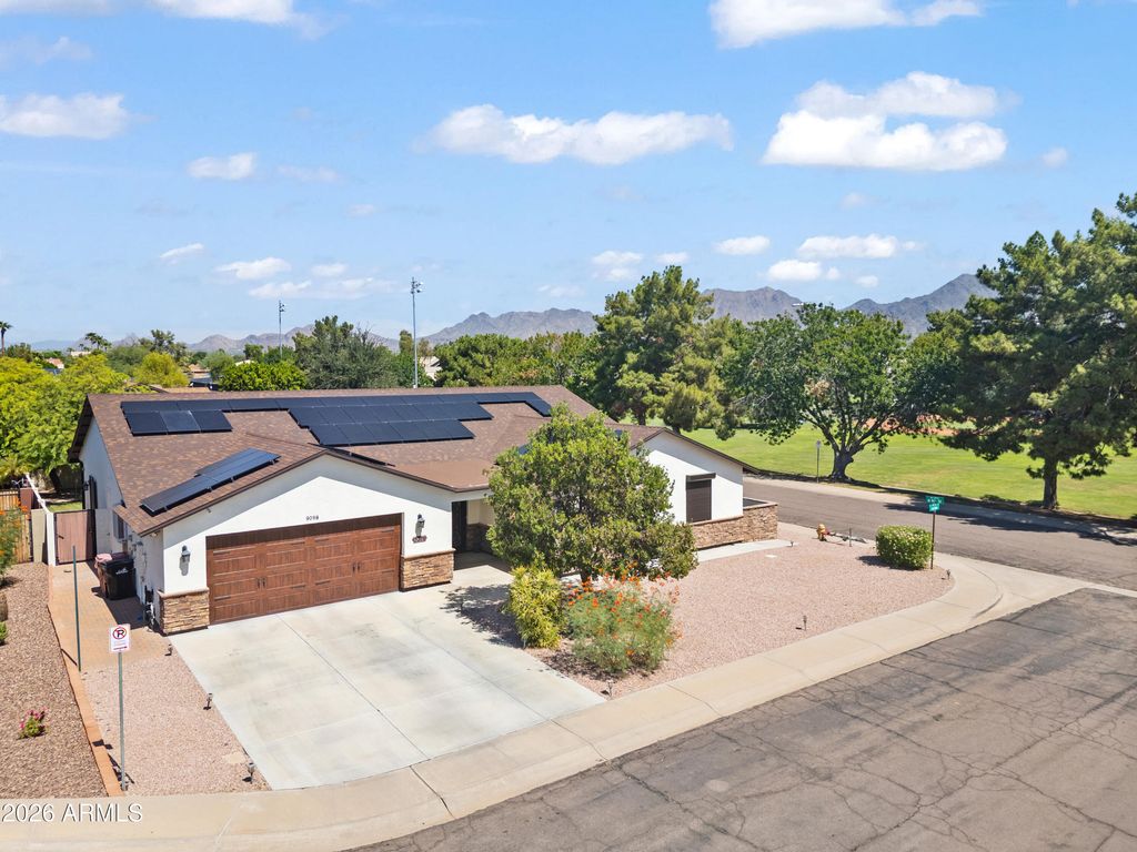 9098 E LUDLOW Drive, Scottsdale, AZ 85260 — photo 2