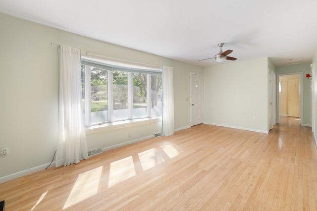 25 Mills Avenue, South Burlington, VT 05403
