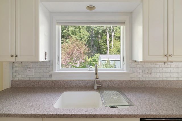 25 Mills Avenue, South Burlington, VT 05403