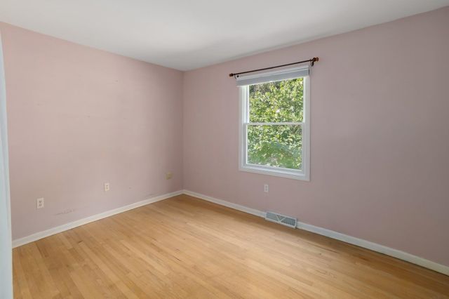 25 Mills Avenue, South Burlington, VT 05403