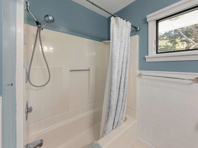 25 Mills Avenue, South Burlington, VT 05403