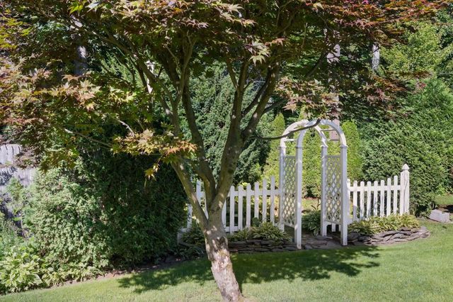 25 Mills Avenue, South Burlington, VT 05403