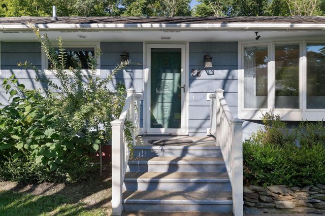 25 Mills Avenue, South Burlington, VT 05403