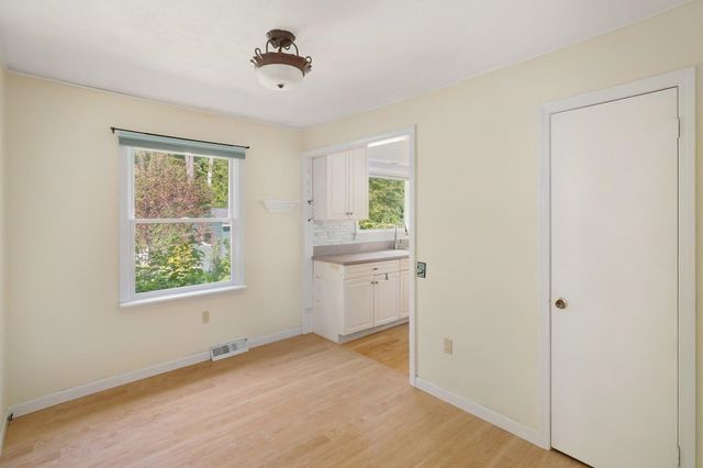 25 Mills Avenue, South Burlington, VT 05403