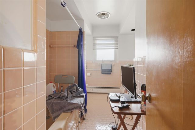 22903 N Bellwood Drive, Southfield, MI 48034