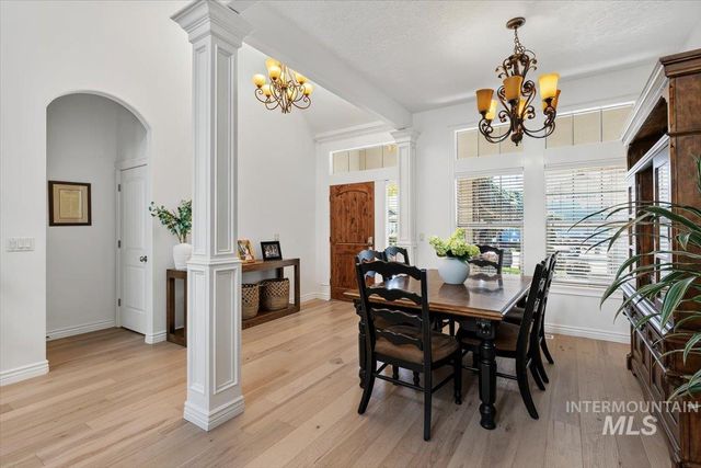 898 W Yosemite Drive, Meridian, ID 83646