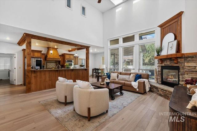 898 W Yosemite Drive, Meridian, ID 83646