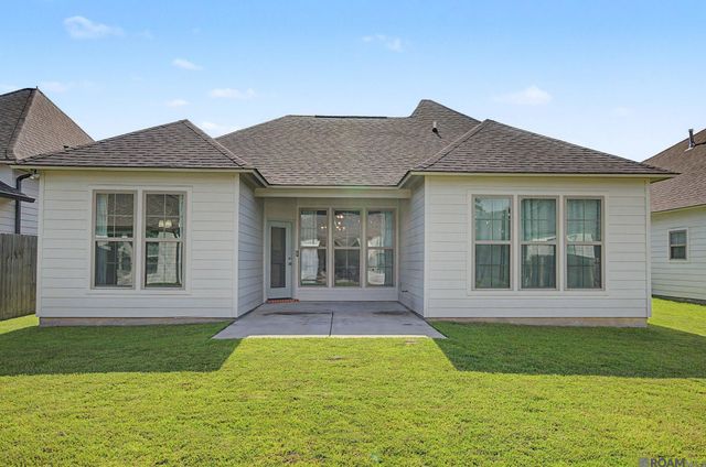 11687 Hideaway St, Denham Springs, LA 70726