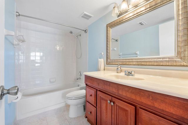 116 Lake Emerald Drive 403, Oakland Park, FL 33309