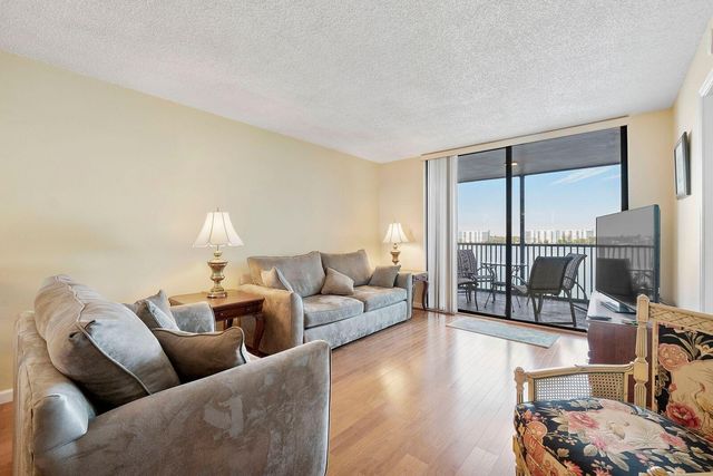 116 Lake Emerald Drive 403, Oakland Park, FL 33309