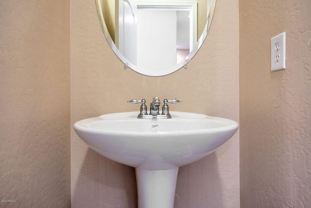 401 S 166th Drive, Goodyear, AZ 85338