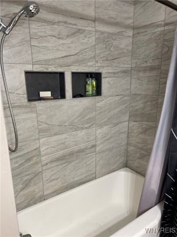 41 Rochelle Park, Tonawanda, NY 14150