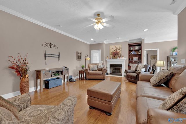 2901 Phelan Cir SE, Hanceville, AL 35077
