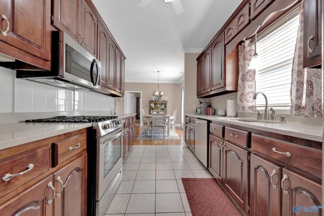2901 Phelan Cir SE, Hanceville, AL 35077