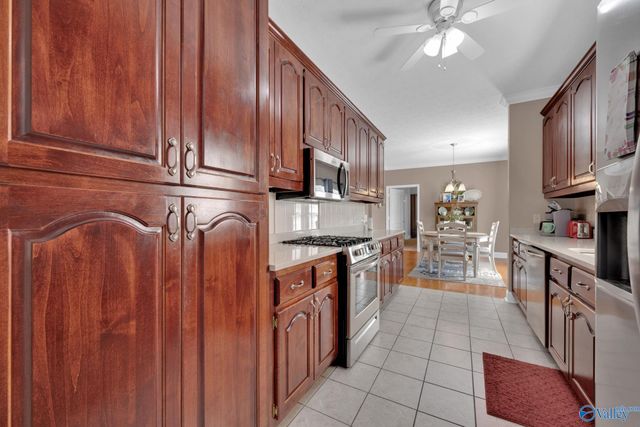 2901 Phelan Cir SE, Hanceville, AL 35077
