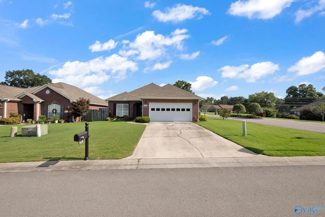 2901 Phelan Cir SE, Hanceville, AL 35077