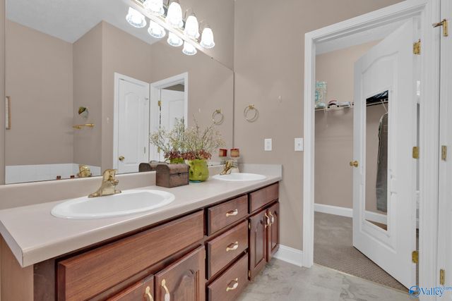 2901 Phelan Cir SE, Hanceville, AL 35077