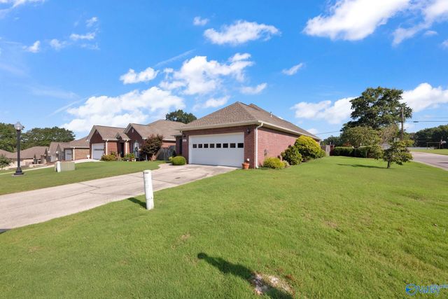 2901 Phelan Cir SE, Hanceville, AL 35077