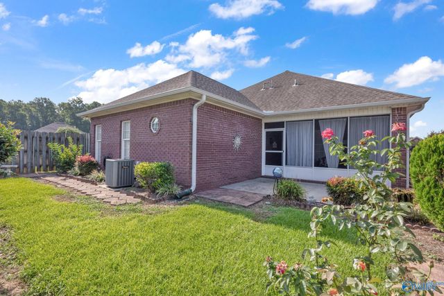 2901 Phelan Cir SE, Hanceville, AL 35077