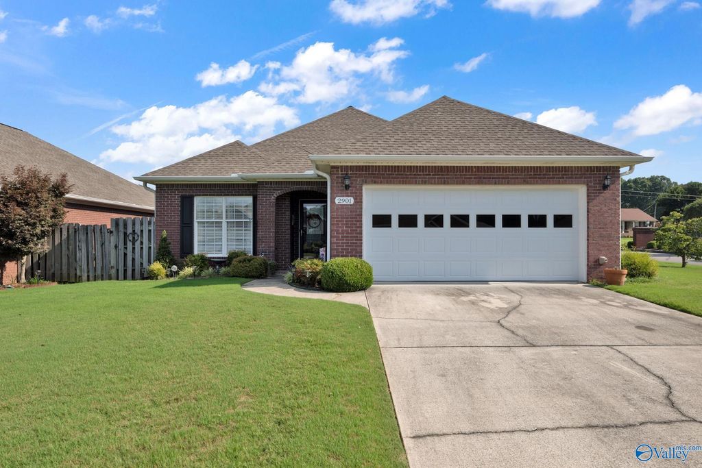 2901 Phelan Cir SE, Hanceville, AL 35077