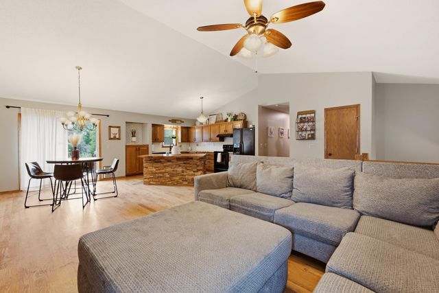 1308 W Loring, Haysville, KS 67060