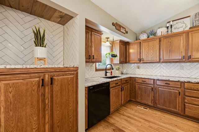 1308 W Loring, Haysville, KS 67060