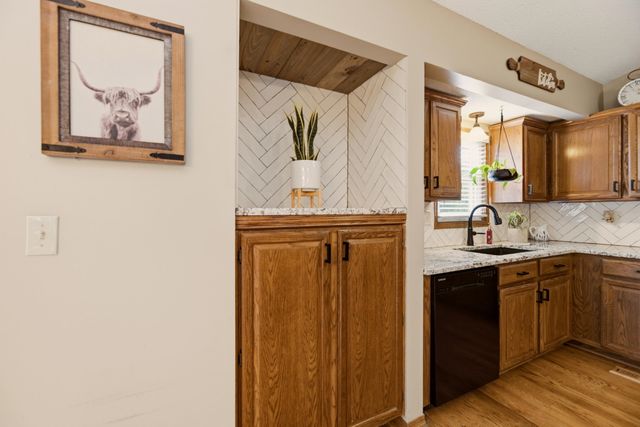 1308 W Loring, Haysville, KS 67060