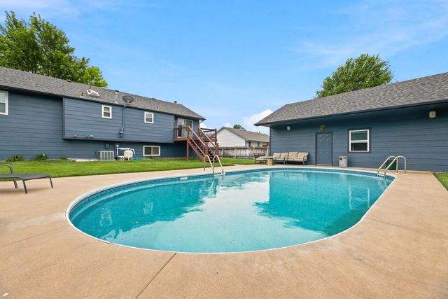 1308 W Loring, Haysville, KS 67060