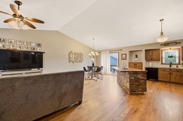 1308 W Loring, Haysville, KS 67060