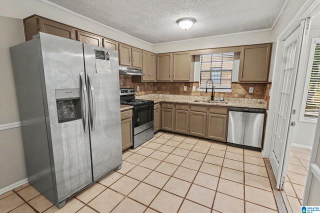 1554 WILDERNESS LANE, Birmingham, AL 35235