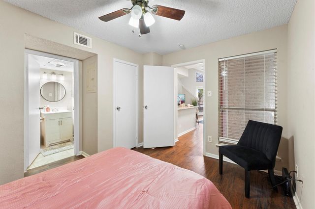 10855 Meadowglen Lane 729, Houston, TX 77042