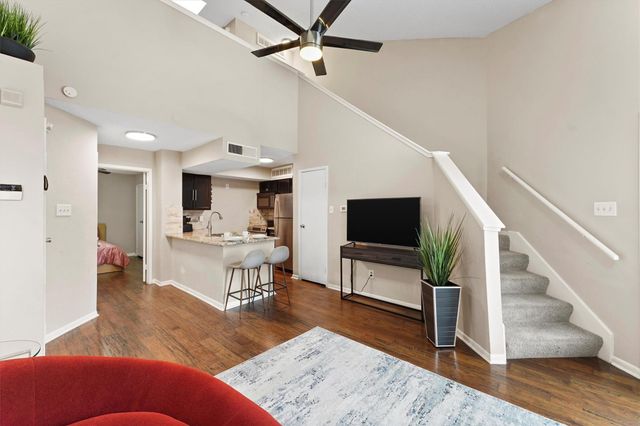 10855 Meadowglen Lane 729, Houston, TX 77042