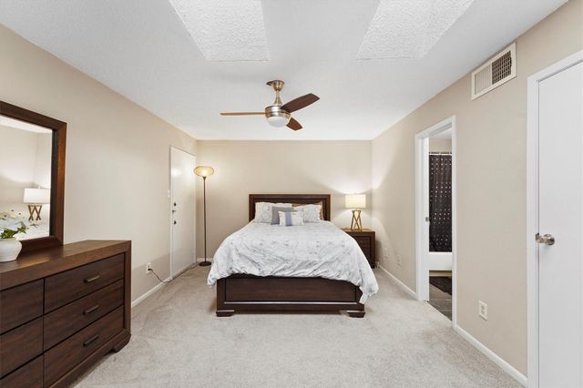 10855 Meadowglen Lane 729, Houston, TX 77042
