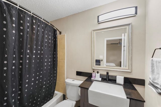 10855 Meadowglen Lane 729, Houston, TX 77042