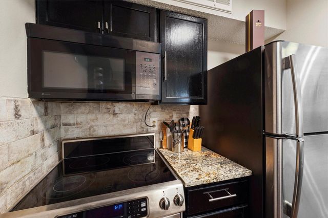 10855 Meadowglen Lane 729, Houston, TX 77042