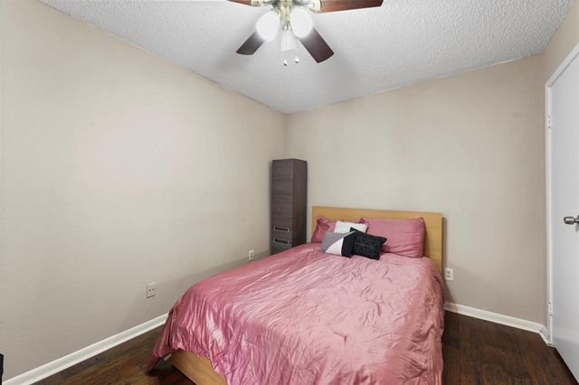 10855 Meadowglen Lane 729, Houston, TX 77042
