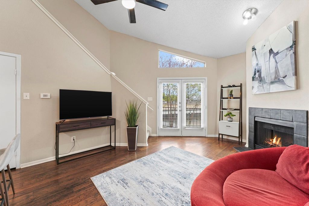 10855 Meadowglen Lane 729, Houston, TX 77042